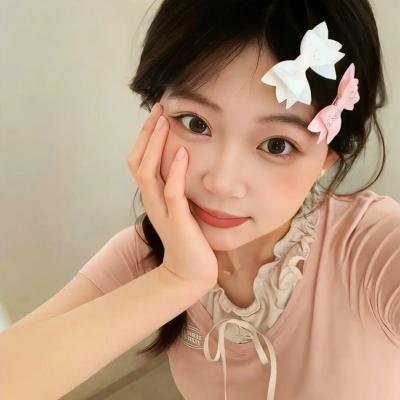 9顶假发的女孩
